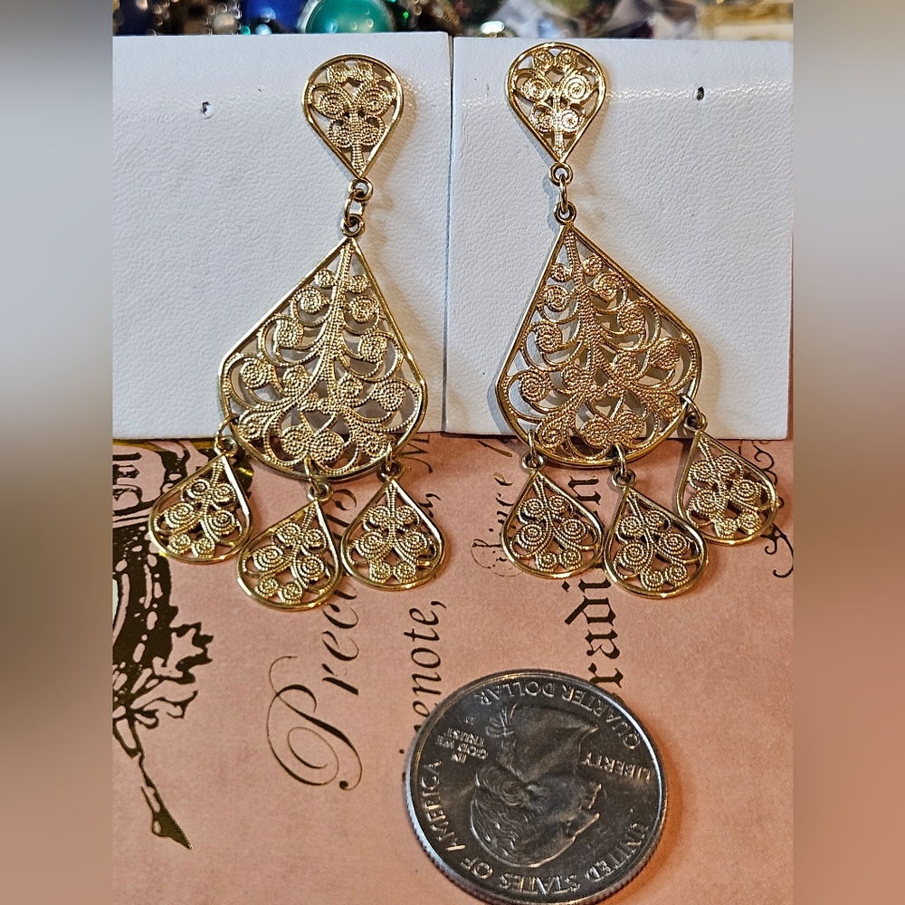 Vintage Filigree Gold Tone Beautiful design Earrings